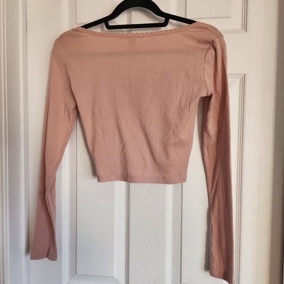 Forever 21 cropped long sleeve henley with buttons size small - Picture 2 of 2